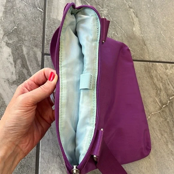 💜 Baggallini Large Purple Nylon Shoulder | Crossbody Bag One Strap - Picture 9 of 10